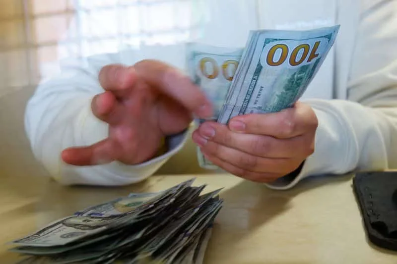 Homem da Carolina do Norte celebra segunda grande vitória na loteria em dois anos e fatura 100 mil dólares