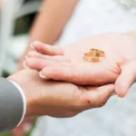 noiva-surpreende-convidados-e-chega-ao-casamento-montada-em-vaca-de-estimacao