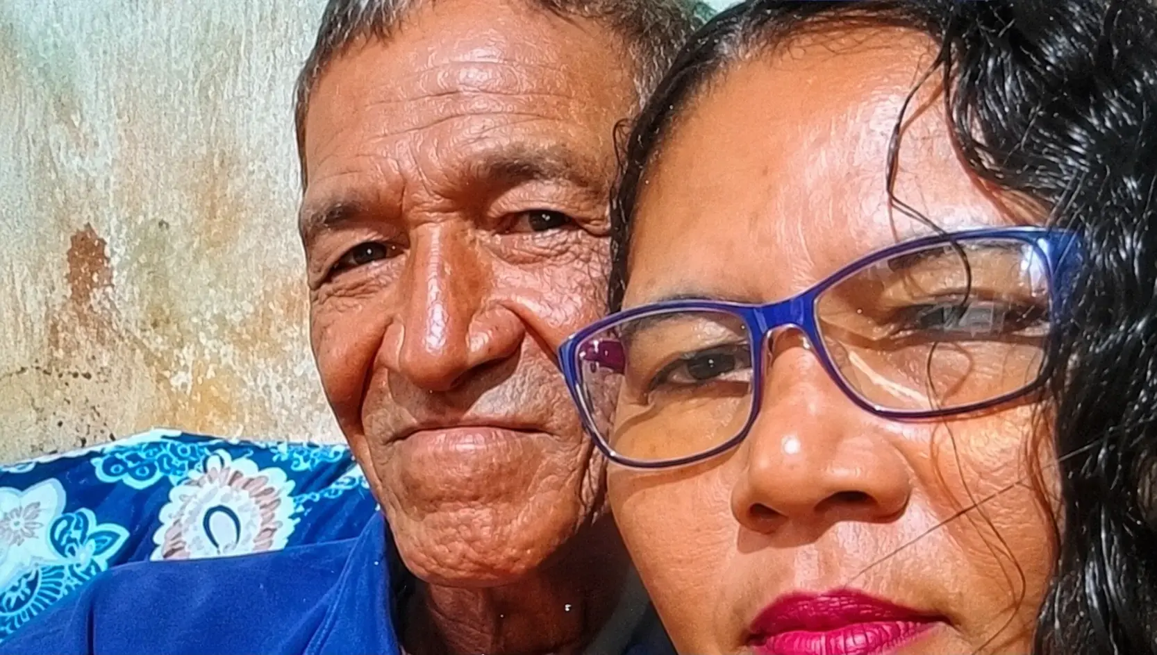 Suspeito de matar a esposa em Goiás chorou no velório, confortou familiares, e carregou caixão