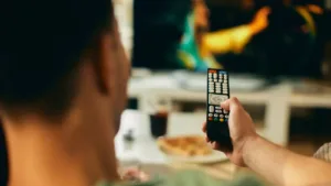 Emissoras articulam botão de TV aberta em controles