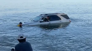 SUV de luxo no Rio Araguaia durante resgate