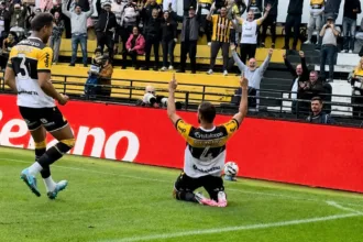 Criciúma Série B vitória sobre Goiás