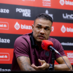 Roger Silva lamenta derrota do Atlético no clássico