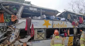 Acidente de ônibus clandestino na BR-040 em Petrópolis