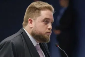 Renúncia de Matheus Milanez à candidatura após denúncia
