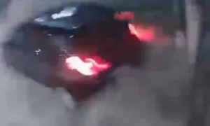acidente-grave:-carro-destroi-muros-na-br-101-em-linhares-e-motorista-foge