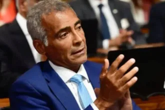 romario-se-desfilia-do-pl-e-declara-apoio-a-eduardo-paes-na-disputa-pelo-governo-do-rio-de-janeiro