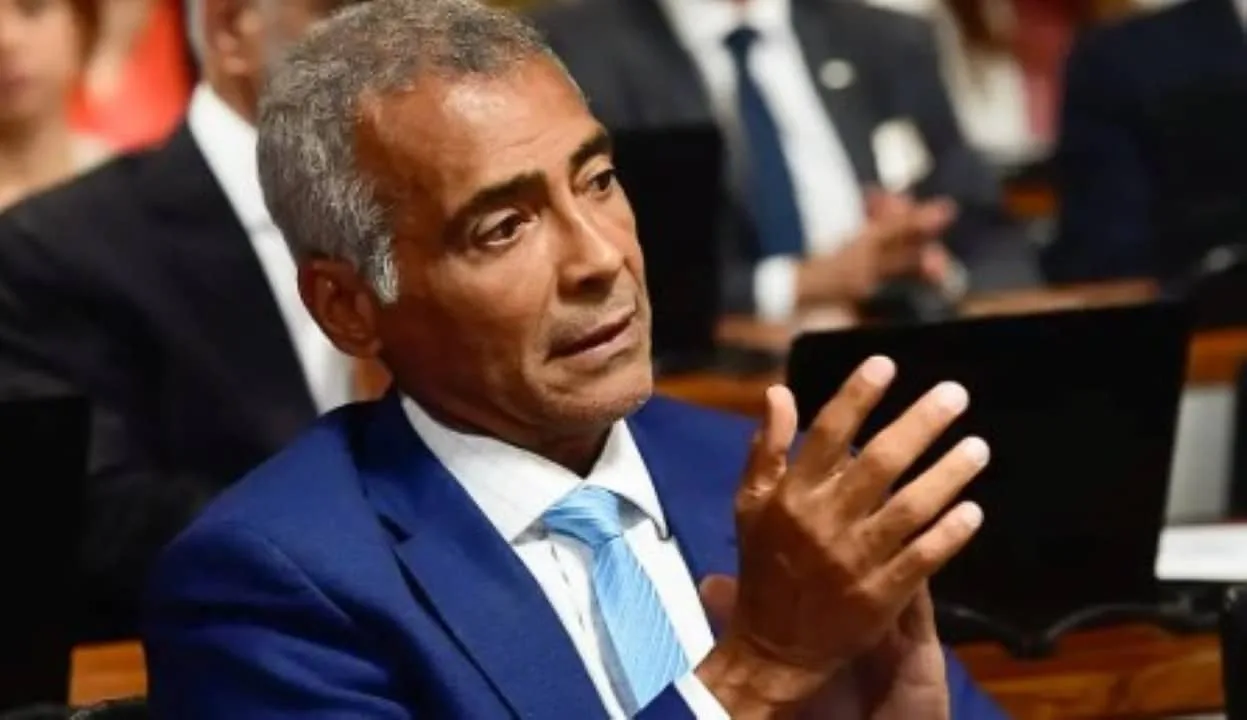 Romário se desfilia do PL e declara apoio a Eduardo Paes na disputa pelo governo do Rio de Janeiro