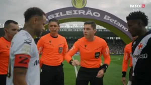 Neymar e Thiago Mendes em São Januário
