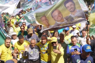 Gustavo Gayer lança campanha com Bolsonaro e Flávio