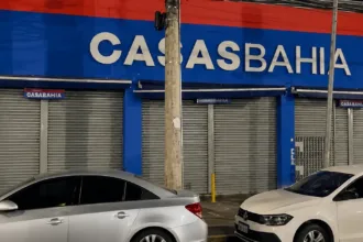 Fechamento de lojas Casas Bahia em Anápolis devido à dívida