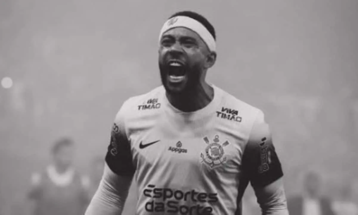 Corinthians explora renovação com Memphis Depay em busca de alívio financeiro