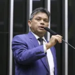 comissao-parlamentar-aprova-direito-a-uniformes-escolares-adaptados-para-alunos-com-deficiencia