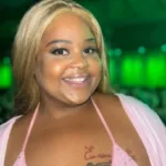 mc-carol-exibe-transformacao-em-passeio-de-lancha-com-bella-campos-e-biquini-apos-perder-65-kg