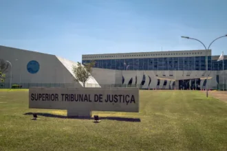 stj-define-‘namoro-qualificado’-em-caso-de-uniao-com-filho-e-noivado,-sem-heranca
