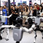 Robôs humanoides da Unitree em exposição na China