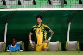 Tadeu no Goiás treinando com o time