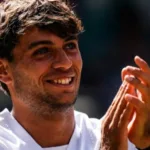 flavio-cobolli-vence-jodar-de-virada-e-assegura-vaga-nas-quartas-em-cincinnati