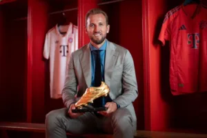 Harry Kane recebendo a Chuteira de Ouro 2026