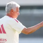 mourinho-detalha-posicao-em-controversia-de-racismo-envolvendo-vini-jr.-e-prestianni-no-real-madrid