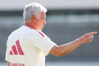 mourinho-detalha-posicao-em-controversia-de-racismo-envolvendo-vini-jr.-e-prestianni-no-real-madrid