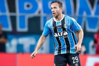 palmeiras-avalia-arthur,-mas-nao-demonstra-interesse-inicial-em-reforco