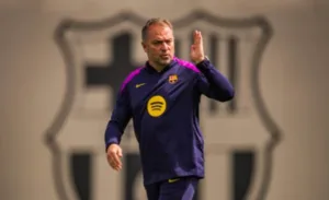 hansi-flick-elogia-contratacao-de-rodri-pelo-barcelona-e-exalta-qualidades-unicas