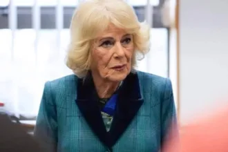 rainha-camilla-faz-compras-inesperadas-em-royal-spreeside-e-surpreende-moradores