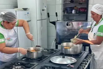 go:-merendeiras-de-escolas-transformam-ingredientes-do-cotidiano-em-pratos-de-concurso
