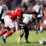 tres-vira,-seis-acaba:-vila-nova-massacra-a-ponte-preta-no-oba