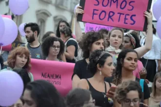 Debate sobre participação feminina na política em Goiás