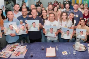 Vanderlan recebe apoio político de prefeitos e vereadores