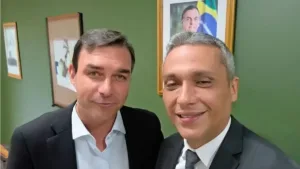 Flávio Bolsonaro apoia candidatos ao Senado em Goiás