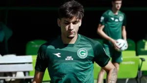 lucas-rodrigues-e-novidade-no-goias-para-encarar-o-cuiaba;-veja-escalacao
