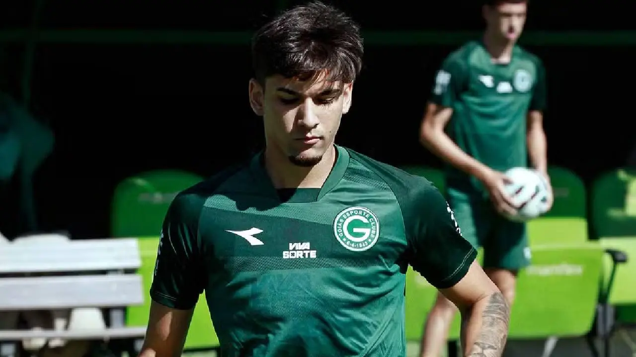 Lucas Rodrigues é novidade no Goiás para encarar o Cuiabá; veja escalação