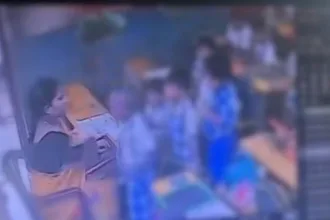 professora-da-tapa-em-aluno-de-6-anos,-que-morre-logo-em-seguida-em-sala-de-aula-na-india