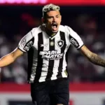 botafogo-esta-proximo-de-acertar-retorno-de-atacante-que-foi-campeao-da-libertadores
