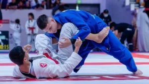Lucas Cyborg exibe medalhas de campeão mundial de parajiu-jítsu