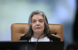 Deepfakes nas eleições comparados à foto de Tancredo Neves em 1985