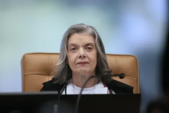 Deepfakes nas eleições comparados à foto de Tancredo Neves em 1985