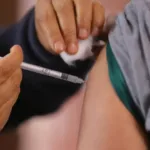 Crianças sendo vacinadas no Dia D Vacinação