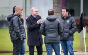 corinthians-acumula-divida-de-dois-meses-em-direitos-de-imagem-para-o-elenco