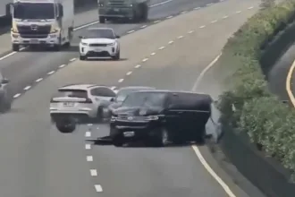 Acidente na Autoestrada 1 de Taiwan com múltiplos veículos