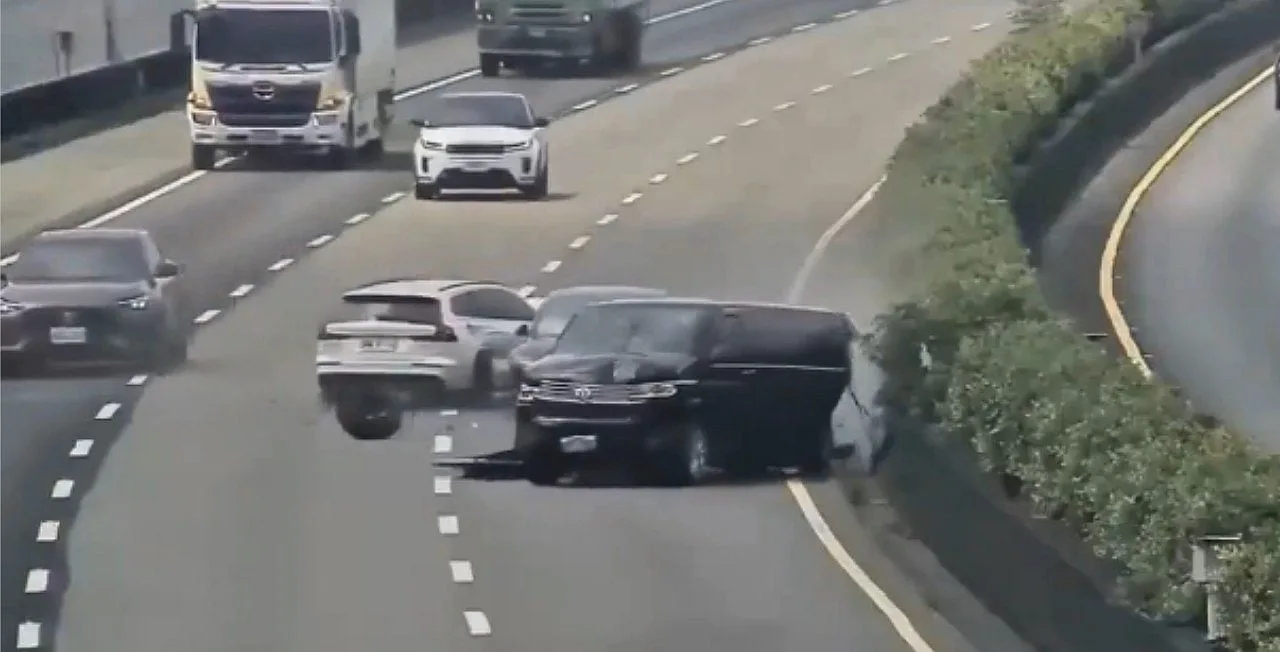 Acidente grave com múltiplos veículos na Autoestrada 1 de Taiwan provoca três mortes