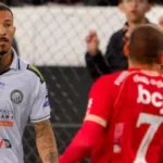 Vila Nova e Operário-PR em jogo com gol anulado
