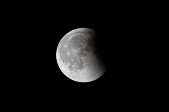 Eclipse lunar em Peixes impactando a semana de 23 a 29 de agosto
