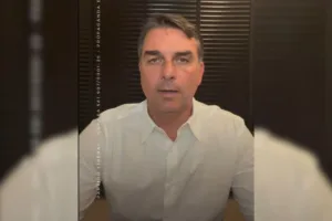 fora-de-debate,-flavio-diz-que-adversario-e-lula:-“com-ele-que-quero-debater”