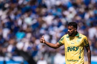 Reinaldo se pronuncia sobre cusparada na Vila Belmiro