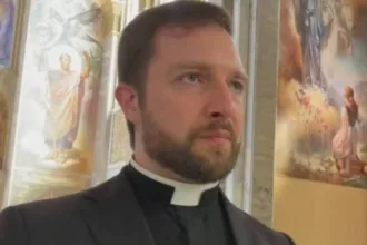 padre-da-serra-gaucha-explica-uso-de-sal-e-agua-benta-em-exorcismos-e-desmistifica-rito