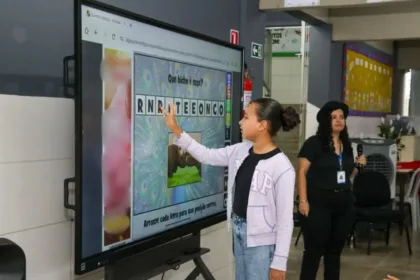 47-escolas-de-goiania-ganharao-lousa-eletronica-e-programa-de-robotica-educacional